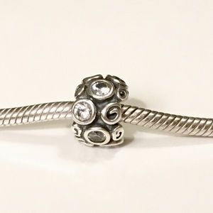 *RETIRED* Primrose retired pandora charm
